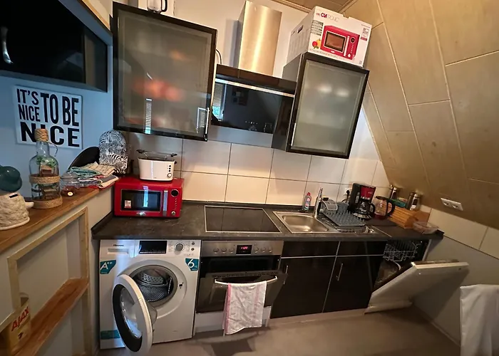 Ferien & Monteur Wohnung 1 - Little Afrika Extensive 5 Zimmer Wohnung