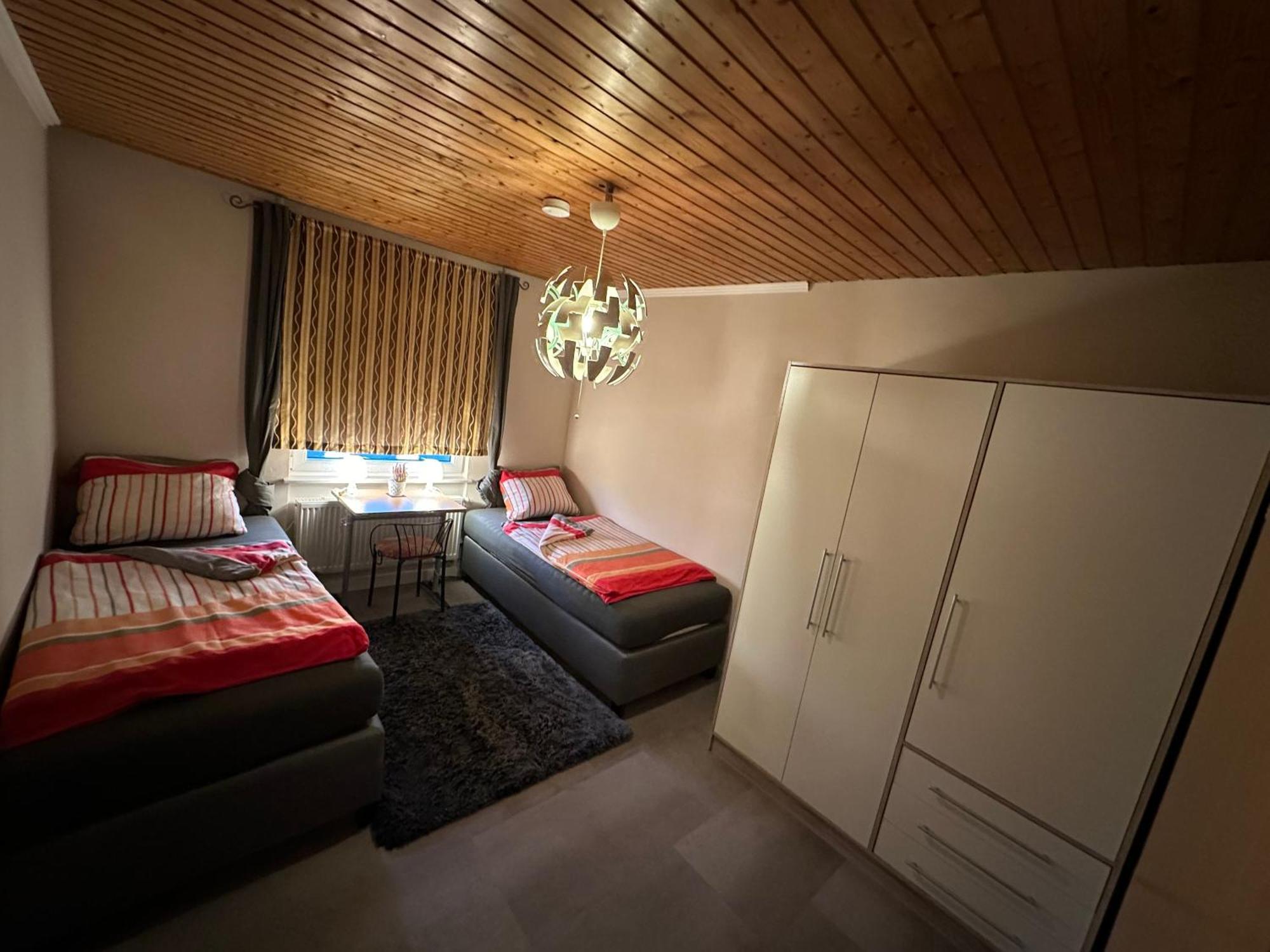 Ferien & Monteur 1 - Little Afrika Extensive 5 Apartment
